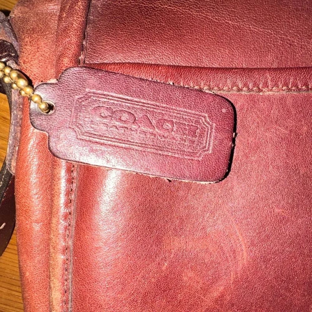 Vintage 1970s-80s Coach Crossbody in Oxblood-Raw Suede Lining - Picture 10 of 10